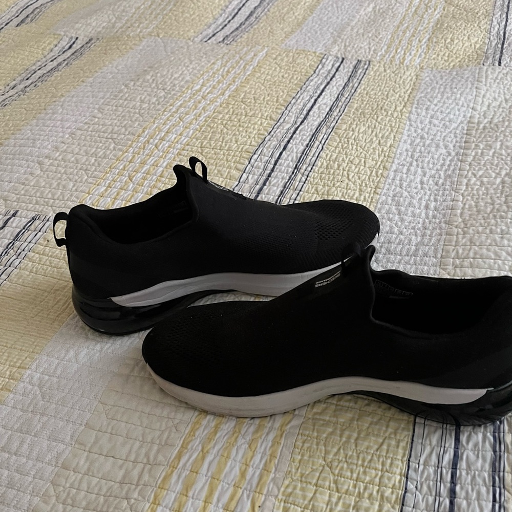Black and White sketchers